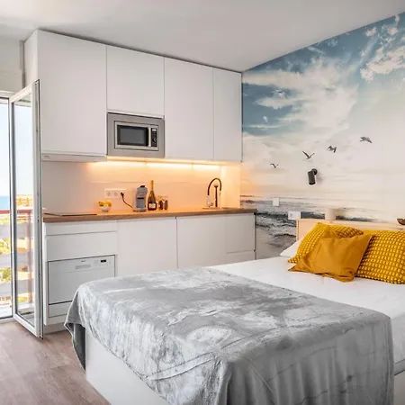 Modern Studio Naciones Apartment